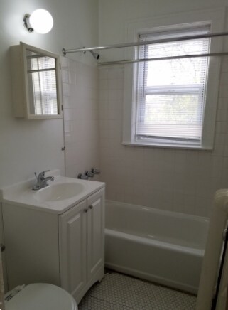 Building Photo - 0 bedroom in Chicago IL 60626