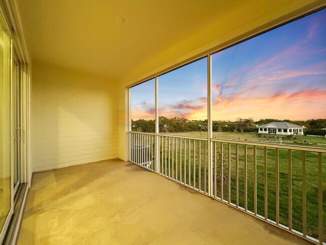 Foto del edificio - Luxury Coastal Townhome w/ Water Views + Resort Amenities – Seminole 3beds + 3bath