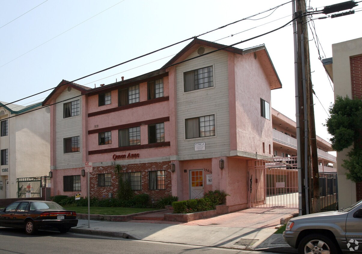 Primary Photo - 13610 Cordary Ave