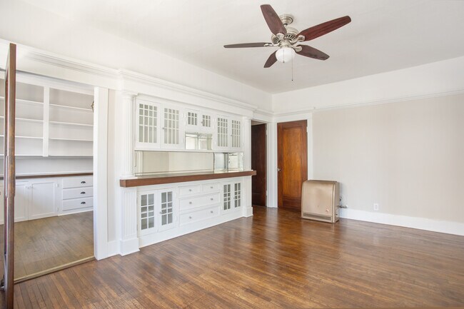 Dining Room - 789 E California Blvd