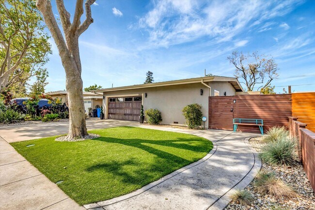 Foto del edificio - Gorgeous Vibrant Home In Santa Clara