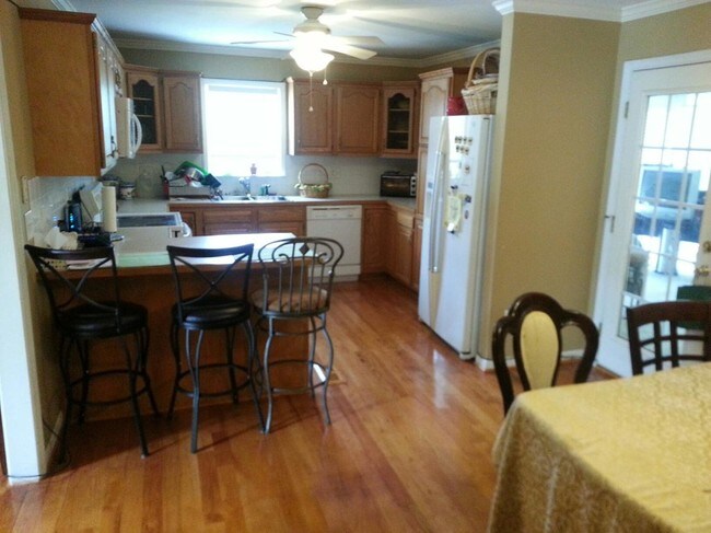 Building Photo - 4072 Clinard Ave