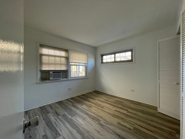 Foto del edificio - 2132 N Harlem Ave
