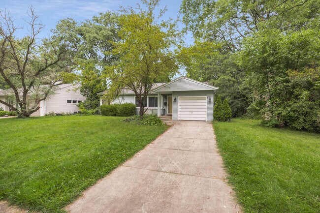 Foto del edificio - 15580 Birwood Ave