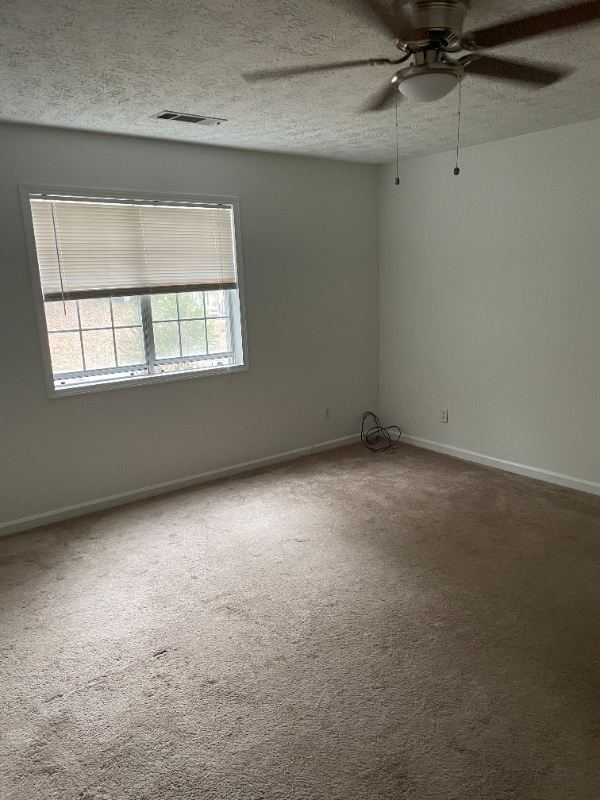 Building Photo - 3230 Meadowlark Ln NW