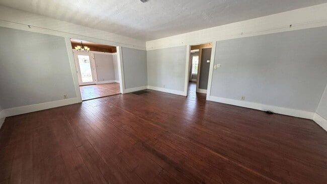 Building Photo - 1320 E Colton Ave