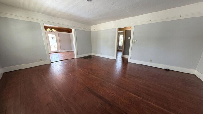 Foto del edificio - 1320 E Colton Ave