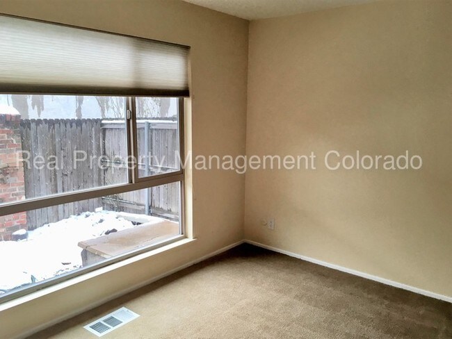 Building Photo - Beautiful home in Canyon Club