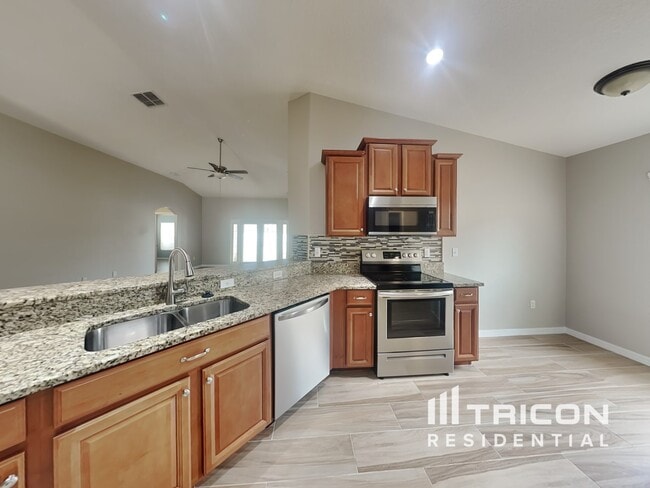 Building Photo - 12522 Cricklewood Dr
