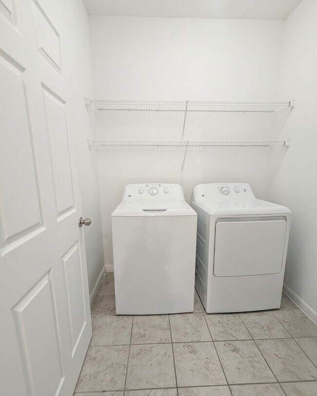 Laundry Room - Woodland Hills Luxury Apartments
