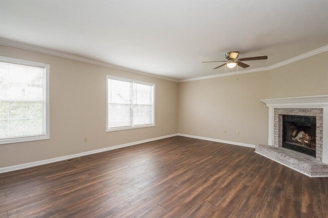 Building Photo - 1145 Ashford Ln