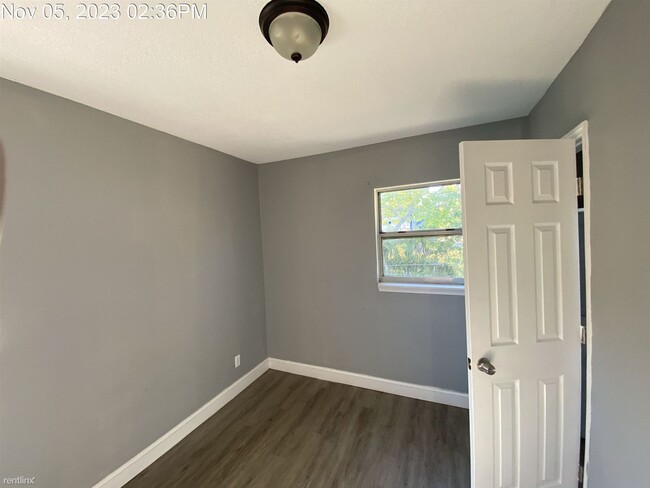 Building Photo - 3 br, 1 bath House - 4442 Bessie Circle West