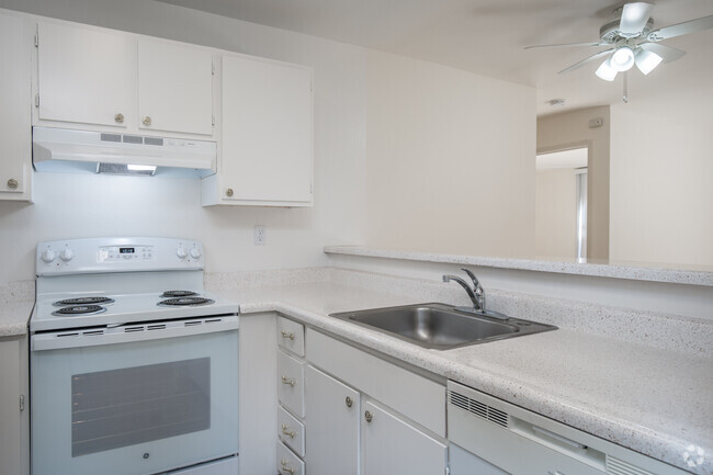 1BR, 1BA - B - Santos Plaza Apartments