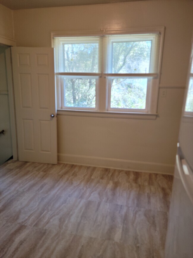 Kitchen - 2324 Clements St