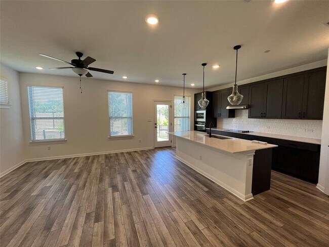 Foto del edificio - 2725 Woodall Dr