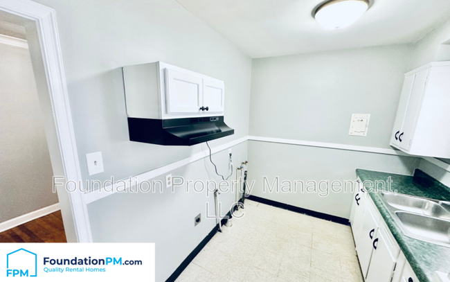 Foto del edificio - 3324 Rosamond Ave