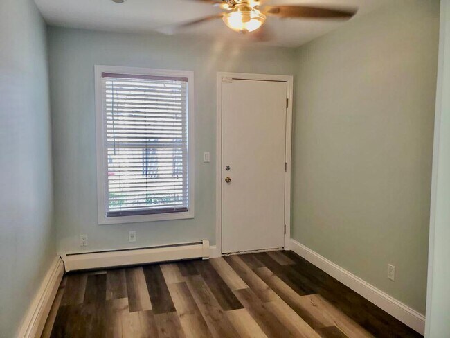 Building Photo - 235 Macdougal St