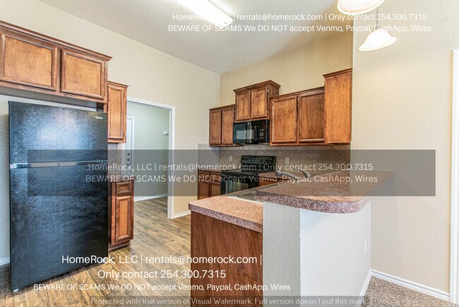 Building Photo - 4 Bedroom 2 Bath Available NOW