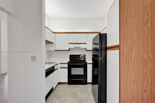 Foto del edificio - 10690 NW 14th St