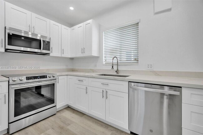 Foto del edificio - 1401 NE 152nd St