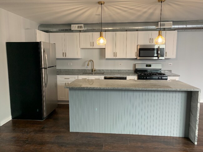 Foto del edificio - 2945 W Peterson Ave