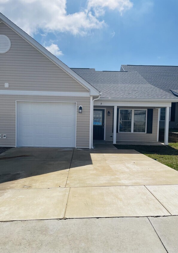 9 Jackmia Way, Staunton, VA 24401 Townhome Rentals in Staunton VA