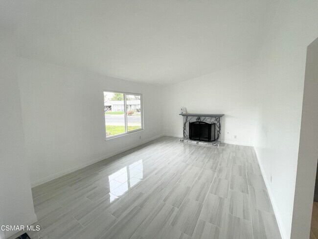 Building Photo - 6676 N Columbia Ave