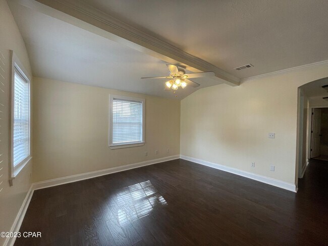 Foto del edificio - 1105 Hickory Ave