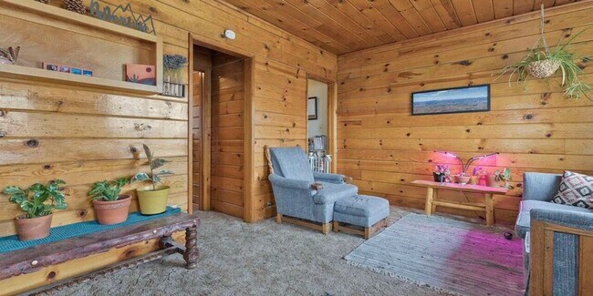 Building Photo - 396 Juniper Dr