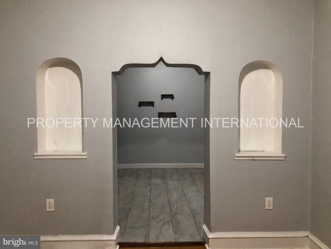 Building Photo - 4058 Parkside Ave