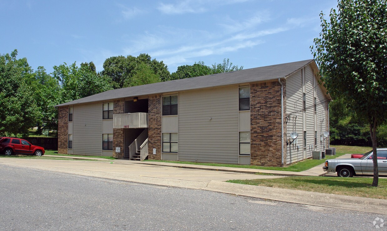 Primary Photo - 1415 Kyle Rd