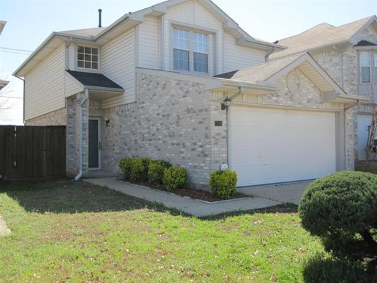 Foto del edificio - 5215 Waltham Ct