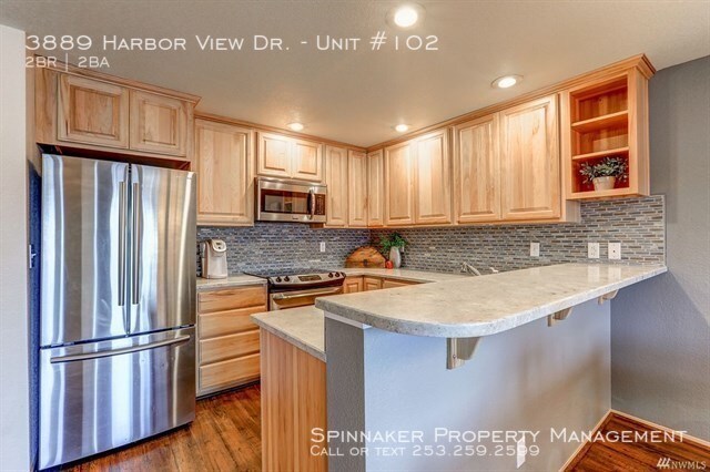 Building Photo - Amazing Gig Harbor Condo