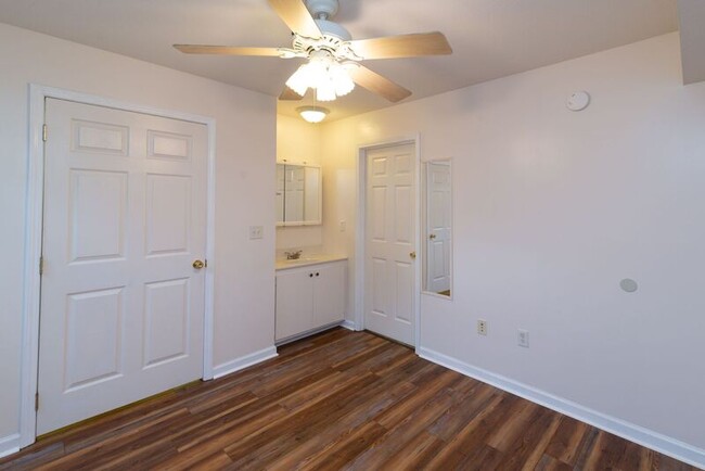 Building Photo - 109 Citadel Dr