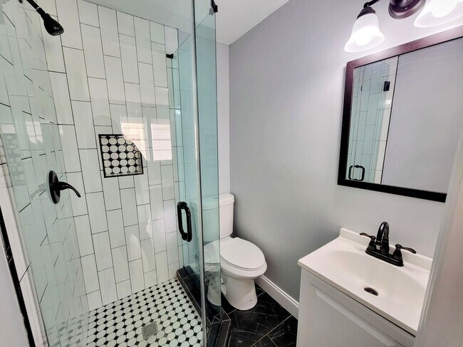 Building Photo - Move-in Ready 3/2 Home for Rent