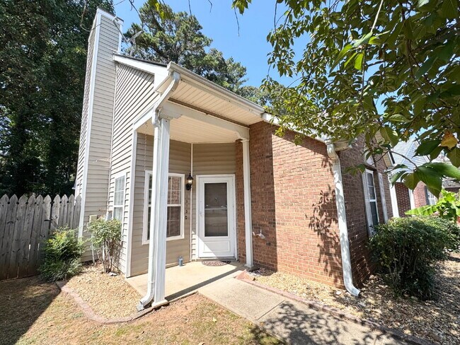 Foto del edificio - Charming 2 Bed/2 Bath Home in Woodstock – ...