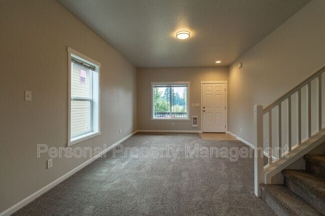 Building Photo - 5010 NE 29th Ave