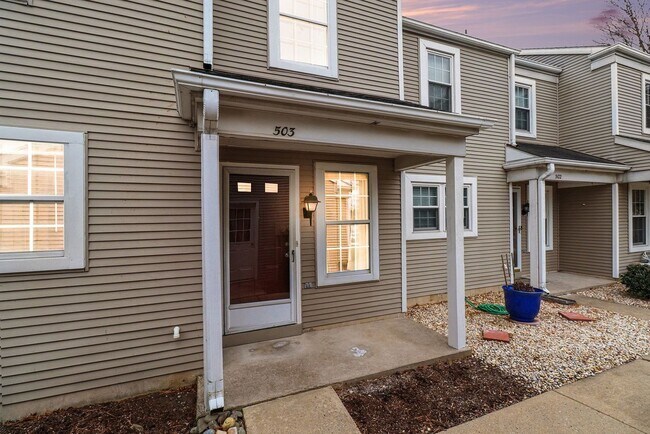 Foto del edificio - 503 Barrington Ct