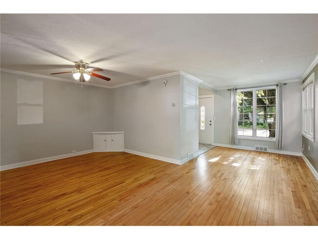 Building Photo - 3936 Nokomis ave