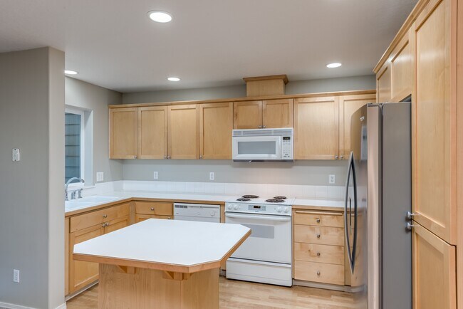 Building Photo - 20815 SW Cherry Orchards St
