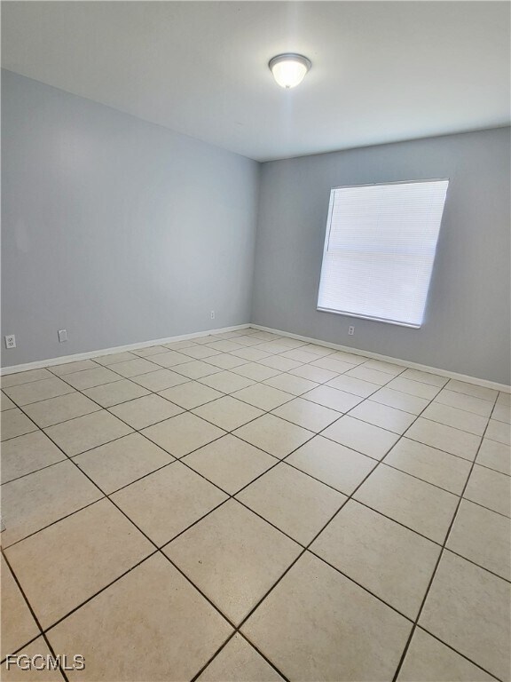 Foto del edificio - 5144 Bristo St