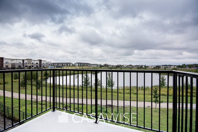 Building Photo - 655-655 Watt Blvd SW