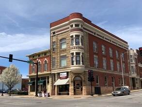 Building Photo - 729 Maine St