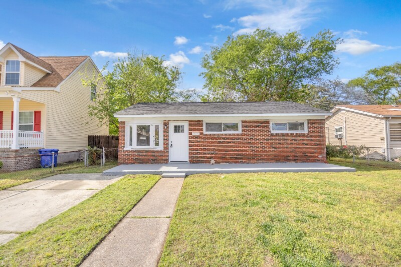 Primary Photo - 2708 Ash St