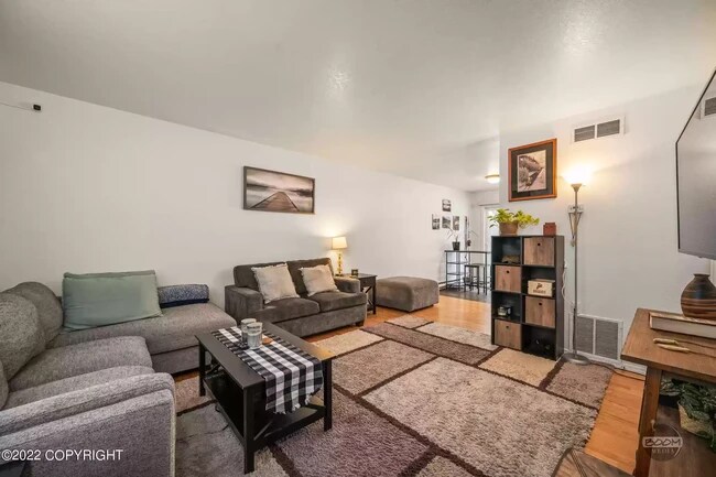 Building Photo - 301 N Spruce Dr