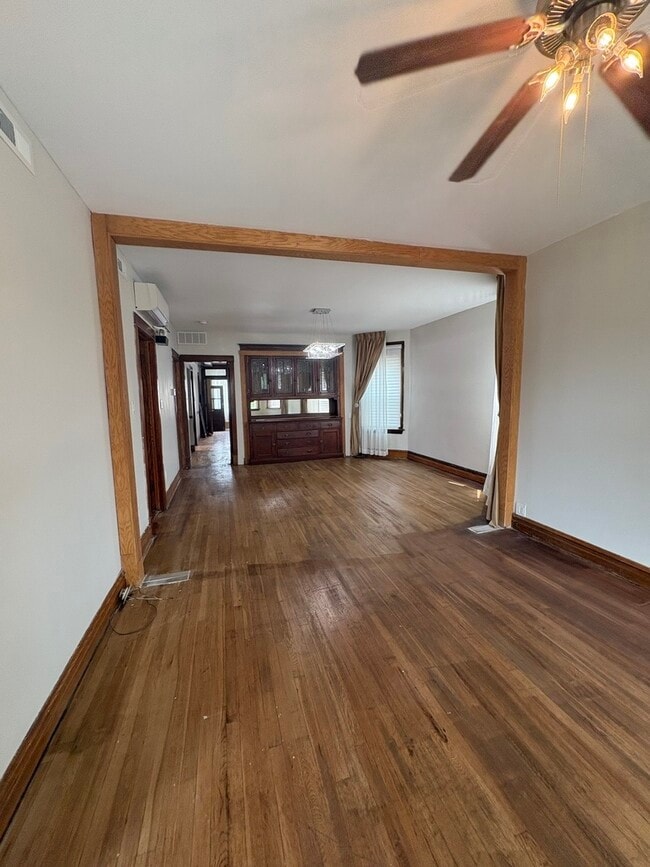 Building Photo - 4418 W Deming Pl