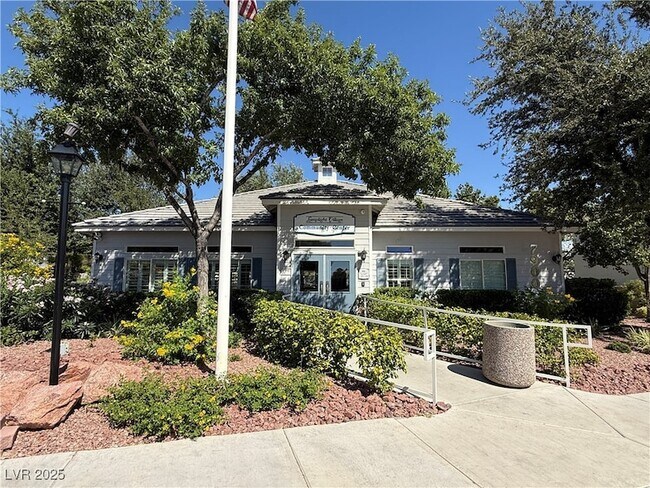 Foto del edificio - 7833 Hidden Village Ave