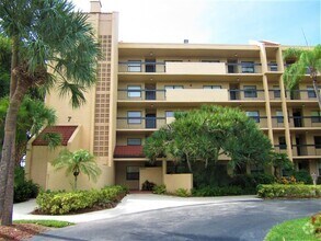 Building Photo - 600 Egret Cir