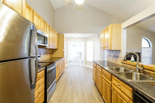 Building Photo - 5007 Swallow Dr