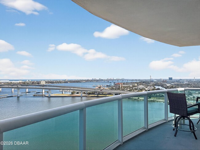 Building Photo - 231 Riverside Dr